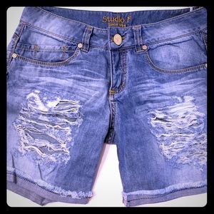 Butt lifting denim shorts